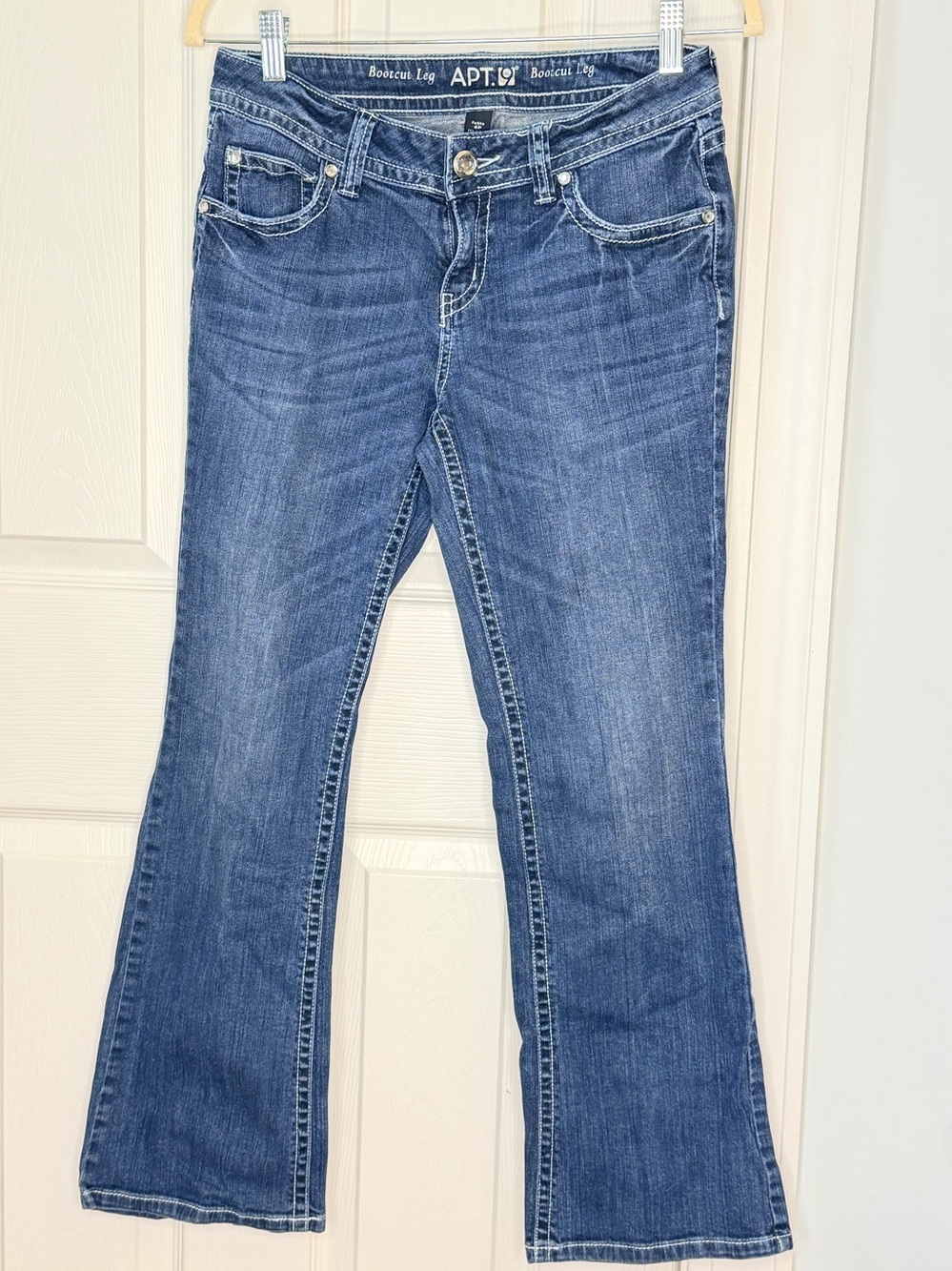APT. 9 Petite Bootcut Stretch Jeans Size 6P